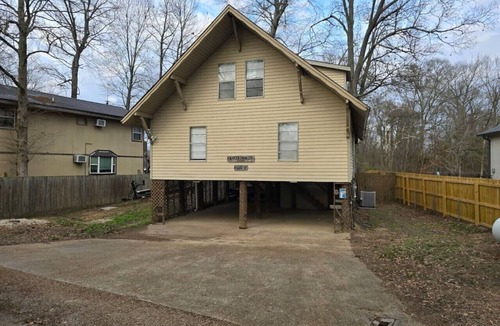Sardis House | Large 5BR Group Home Near Sardis Lake