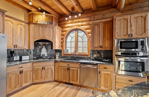 Cadiz House | LARGE COZY CABIN 4-bedroom pet friendly in charming Cadiz