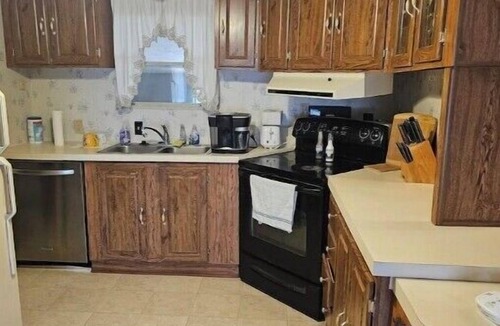 Hopeton House | Large cozy cuntry home, pet friendly, ATV and hunter friendly.