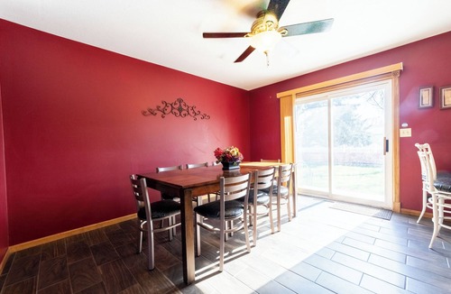 Grand Island House | Large groups, family and friends. 6 BR, 2.5 Bathrooms, Great Outdoor space
