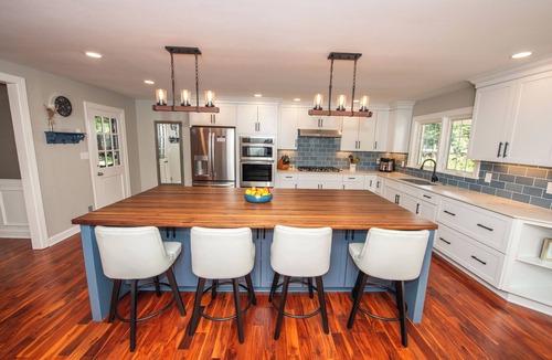Brownsboro Zorn House | Large Home - Bar - Hot Tub - Private Back Yard