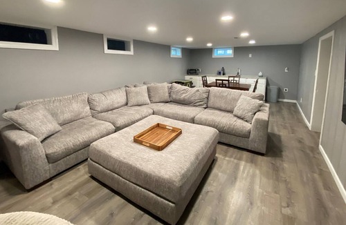 Hays House | Large space, recently renovated 7 bedrooms 3 bath!