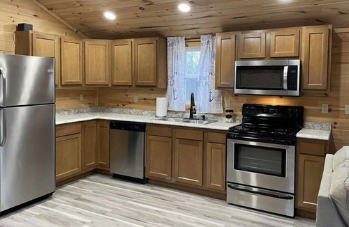 Corbin Cabin | Laurel Lake Cozy Cabin, 2 miles to Grove Marina