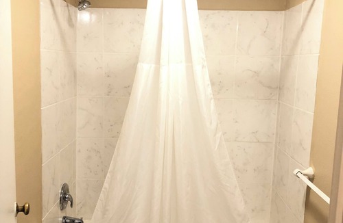 Maggie Valley Hotel | Laurel Park Inn