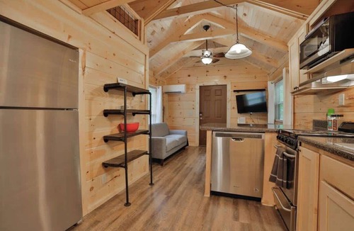 Lookout Valley Neighborhood Association Cabin | Lena Cabin in Chattanooga' Premier Rustic Resort