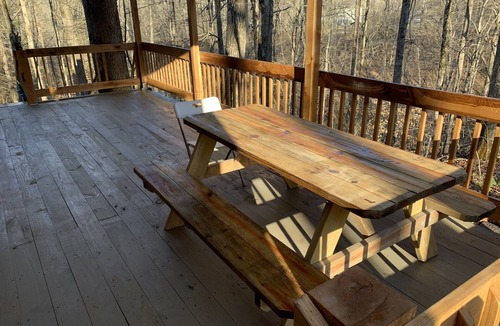 Ashley Oaks Cabin | LIAHN CABIN AT WINDROCK RIDGE .RIDE TO THE TRAILS IN A MINUTE, RIDE,RELAX,REPEAT