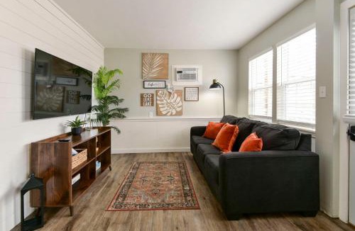 Kimberling City Apartment | Lighthouse Lodge - 1 bedroom Lake View - 15 Min to