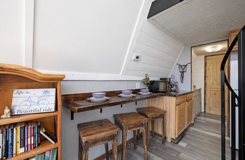 Lampe Cabin | Little Aframe w/Exclusive Fire pit, Pet Friendly, Dogwood Canyon-15 min