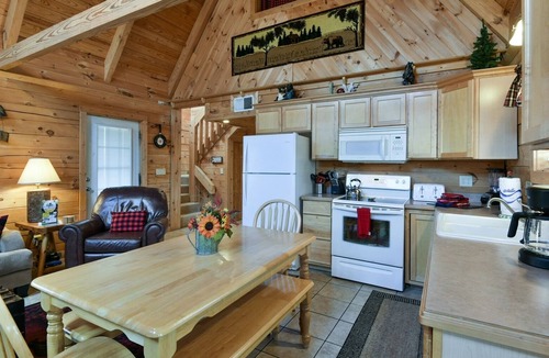 Branson Cedars Condo | Little Bear in Branson | 2 Bed, 2 Bath