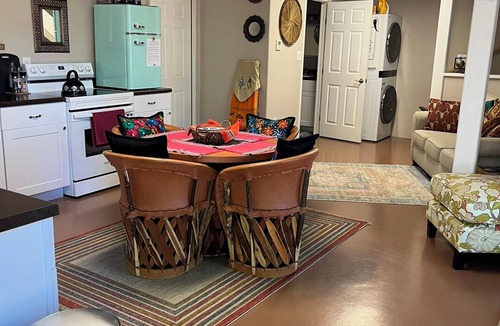 South Valley House | Little Bird Casita: Have the Experience the New Mexico Traveler Hopes to Find.