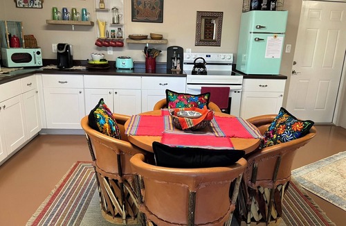 South Valley House | Little Bird Casita: Have the Experience the New Mexico Traveler Hopes to Find.