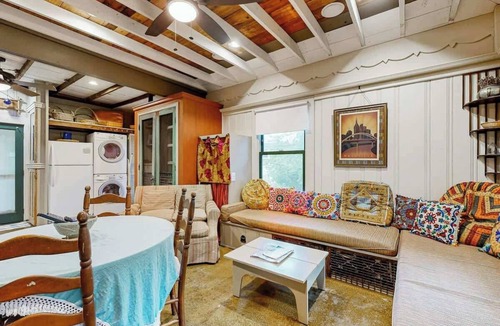 Green Hills House | Little House Nashville, Convenient, Eclectic, Cozy