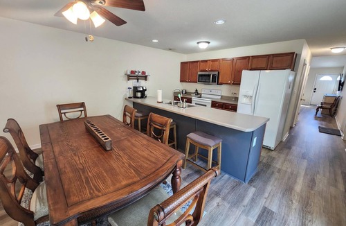 Hubert House | Live Simply - 3 BR, Pet Friendly, Garage, Gated Community near Camp Lejeune