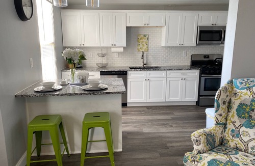 Clifton House | Location, Location - 2BR/1BA-Steps from Frankfort