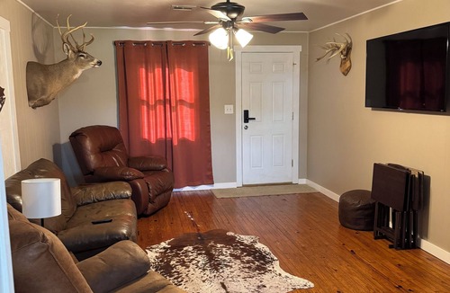 Arlington House | Lodge-Farmhouse is located at the edge of the Broken B Bar Ranch.