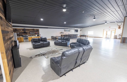 Mound City Apartment | Loess Hills Lodge - Room 3