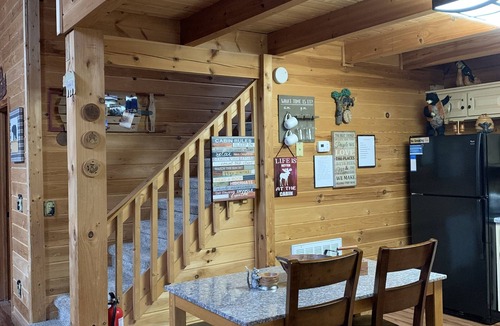 Sevierville Cabin | Log cabin getaway near Gatlinburg.