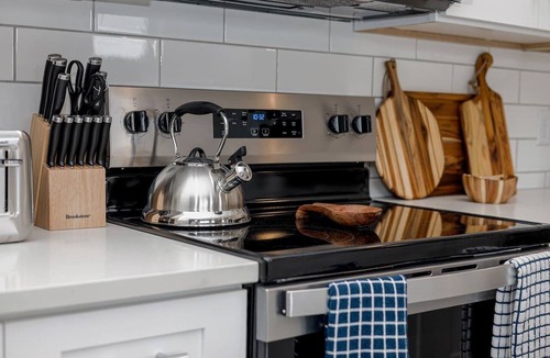 Old City Condo | Lone Tree Pass | King + Queen | Balcony + Parking