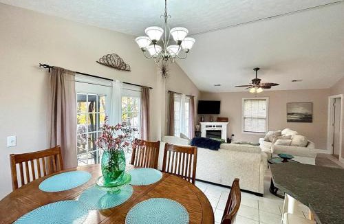 Bronston House | Loosen Up Lakeside
