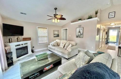 Bronston House | Loosen Up Lakeside