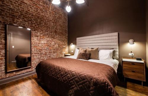 Downtown Louisville Apartment | Lou-Belle Suite