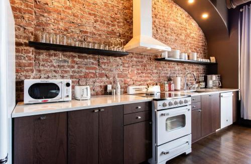 Downtown Louisville Apartment | Lou-Belle Suite