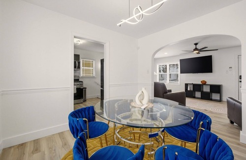 Southside House | Louisville 4BR Home Near Expo Center - Sleeps 12