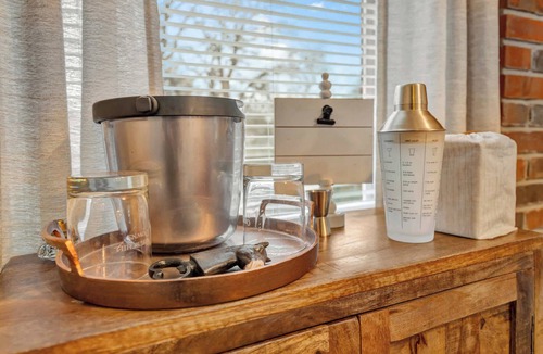 Taylor Berry House | Louisville Cozy Gem: Near Downtown & Attractions!