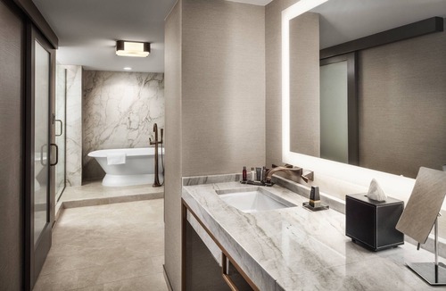 Downtown Louisville Hotel | Louisville Marriott Downtown