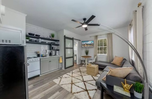 New Bern Apartment | Lovely 1 BR with King bed Apt 2
