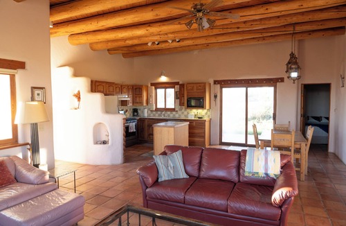 El Prado House | Lovely 2-bedroom adobe home in Taos