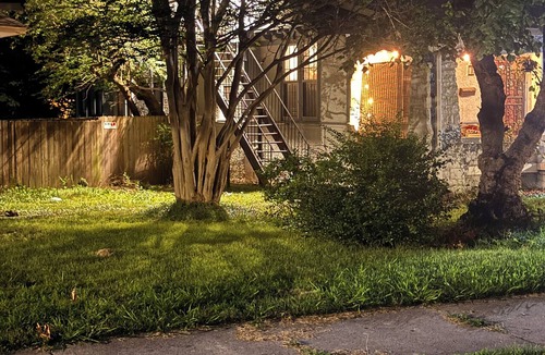 Evergreen House | Lovely 2-bedroom bungalow with AC in vibrant Memphis midtown neighborhood.