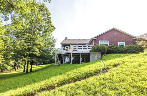 Park Hill House | Lovely 5-bedroom house on Lake Tenkiller!
