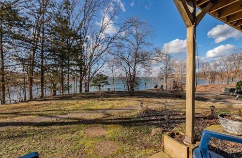 Big Cedars Apartment | Lured on the Lake Suite (LOL)