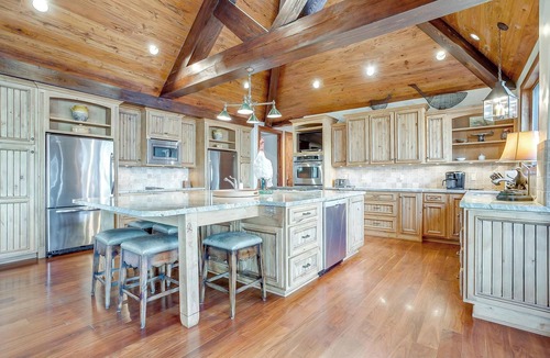 Boswell House | LUX Ranch on 2,600 acre playground! Swim Fish Hunt