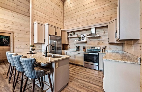 Wears Valley Cabin | Luxe 6BR w/Swim Spa, Theater, Firepit, Games!