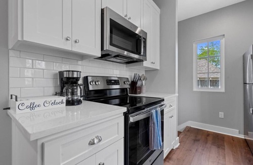 Hillcrest Apartment | Luxurious 2-Bedroom Retreat in Hillcrest