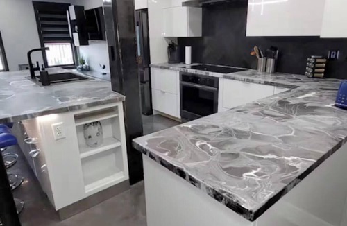 Elizabethtown Condo | Luxurious downtown rooftop condo c free ev charging for any type vehicle
