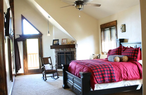 Fairview Cabin | Luxurious Mountain lodge for corporate retreats or large/ family gatherings