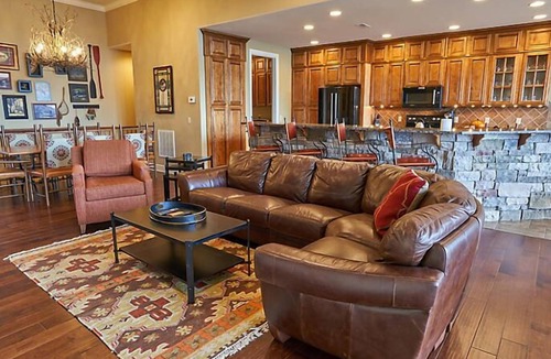 Ridgedale Resort | Luxurious units at The Cliffs at Long Creek!