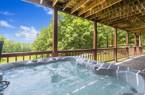 Branson Cedars Cabin | Luxury 2700 Sq Ft Real Log Cabin Pvt Hot Tub-Game Room-Pool Table-Best View Near Big Cedar