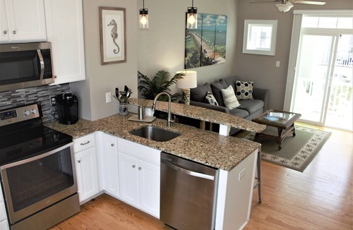 Atlantic Beach House | Luxury Atlantic Beach Retreat-2 Masters-Pool-Steps to Ocean-Restaurants & Bars