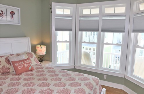 Atlantic Beach House | Luxury Atlantic Beach Retreat-2 Masters-Pool-Steps to Ocean-Restaurants & Bars