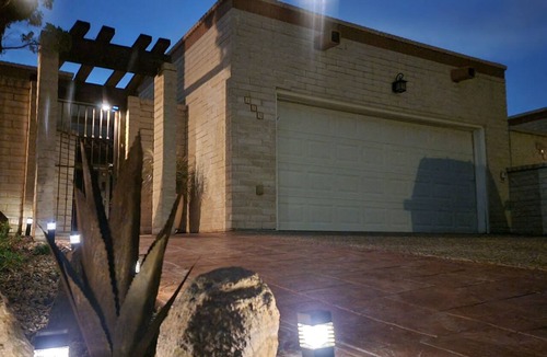 Biggs Field Condo | LUXURY CONDO NEAR SHOPS, I10, RESTAURANTS WITH 4 QUEEN BEDS GREAT VIEW.