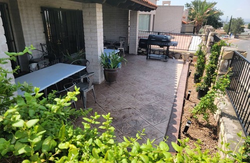 Biggs Field Condo | LUXURY CONDO NEAR SHOPS, I10, RESTAURANTS WITH 4 QUEEN BEDS GREAT VIEW.
