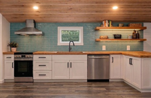 Marion Cabin | Luxury Creekside Cabin & Mountain Escape