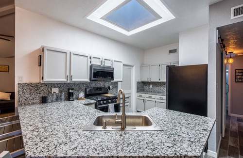 Northeast El Paso House | LUXURY EL PASO THEMED HOME W/FUTURISTIC SHOWERS