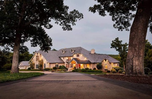Blue Eye House | Luxury Lakefront Home w/Pool: Golfer's Paradise!