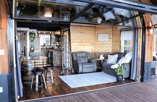 Penrod Cabin | Luxury Lakeview Treehouse with Hot Tub and Private Dock Near Lake Malone, Kentucky