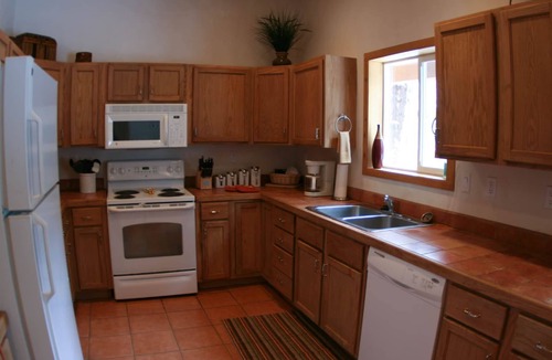 Taos Villa | LUXURY MOUNTAIN VIEW SUITES The Mountain View is a large pueblo styled home